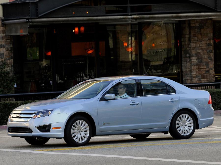  Ford Fusion Hybrid 2010 года  (US) (фото 9 из 111)